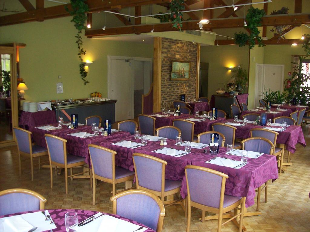 Hotel Restaurant La Tour Romaine - Haguenau - Strasbourg Nord Schweighouse-sur-Moder Exterior photo