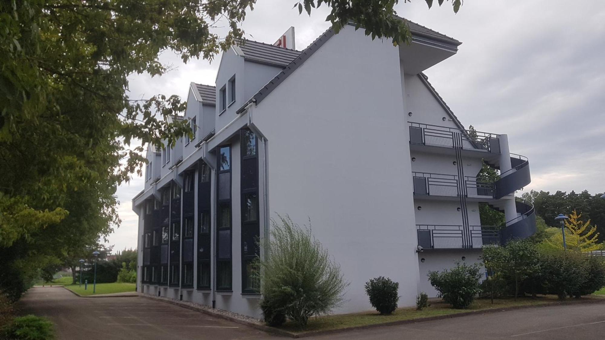 Hotel Restaurant La Tour Romaine - Haguenau - Strasbourg Nord Schweighouse-sur-Moder Exterior photo