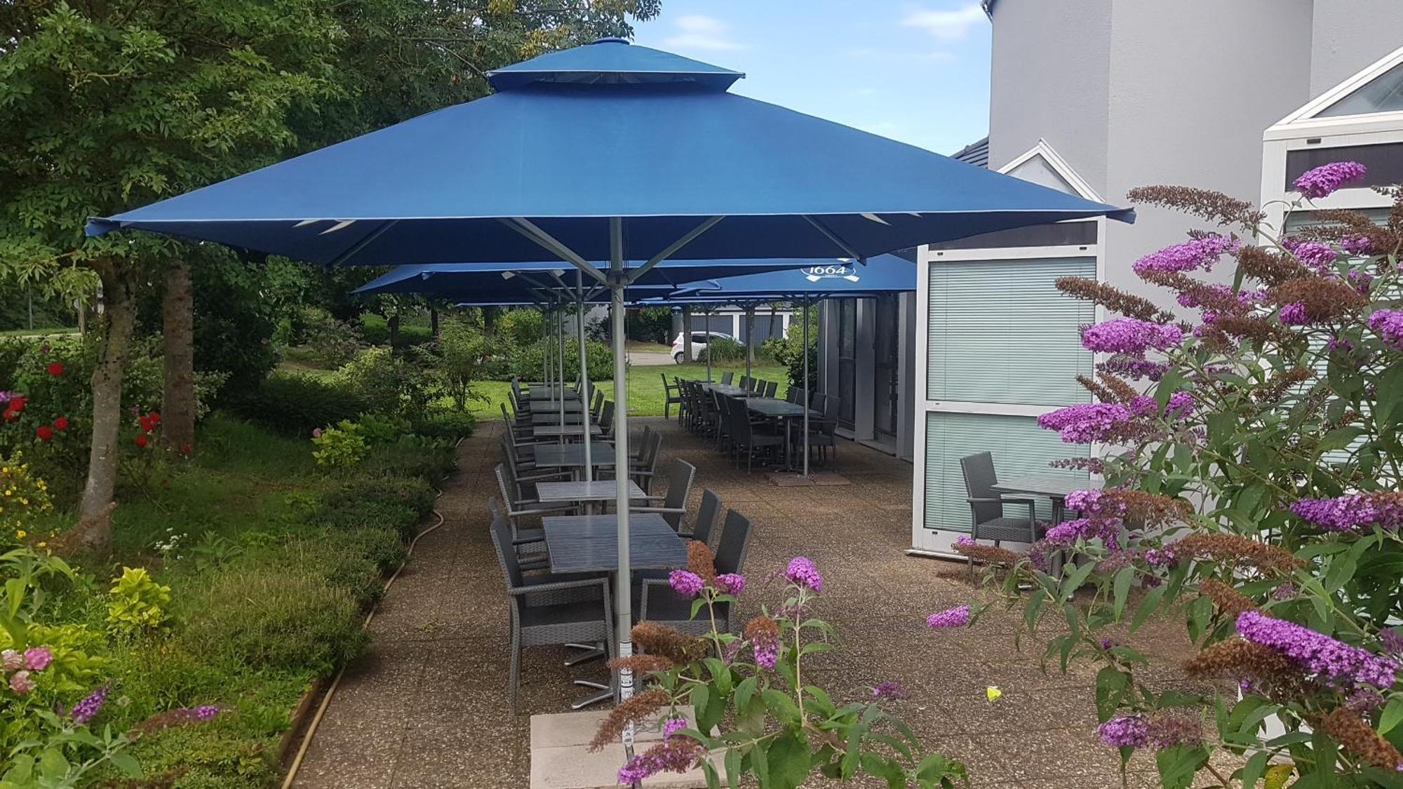 Hotel Restaurant La Tour Romaine - Haguenau - Strasbourg Nord Schweighouse-sur-Moder Exterior photo